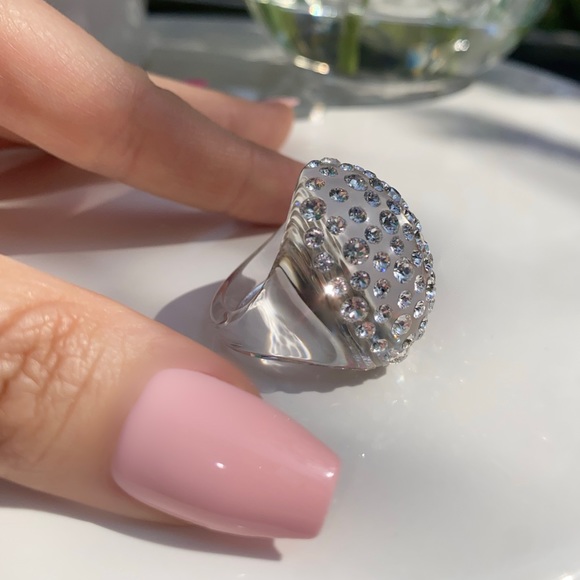 Crystal Statement Ring, Acrylic Ring, Oval shape, Clear, Transparent, large Ring - Picture 6 of 9